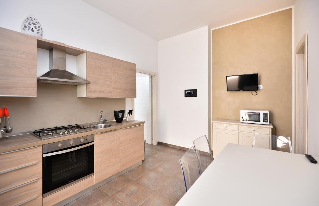 Damavi Suite 2 Torre dell'Orso Luaran gambar